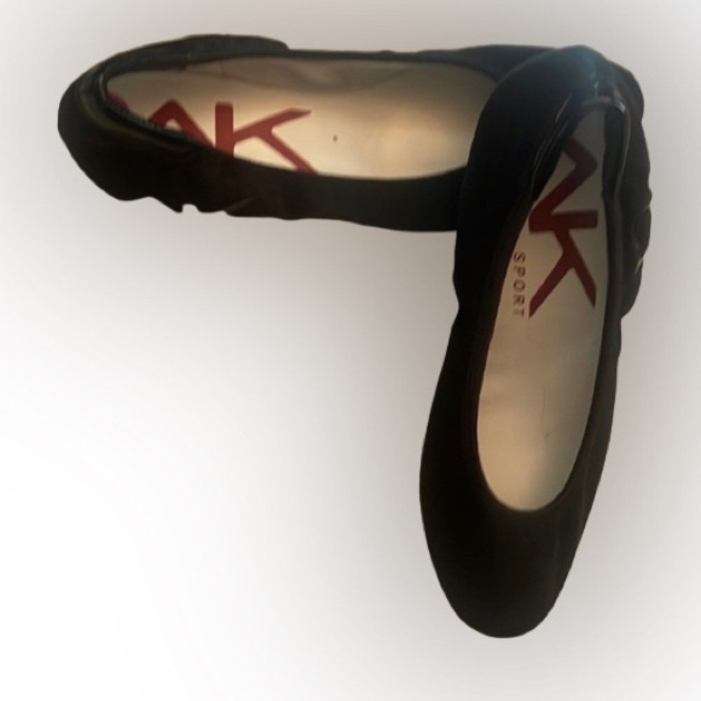NWOT* Anne Klein Sport Black Wedge Shoes 2”